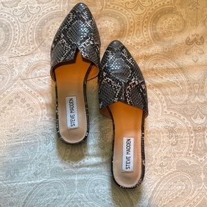 Snake print mule - like new